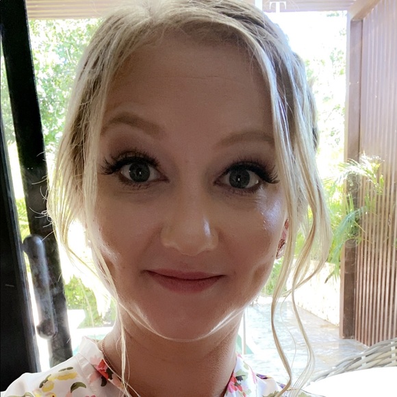 Meet your Posher, Allie - Picture 1 of 1